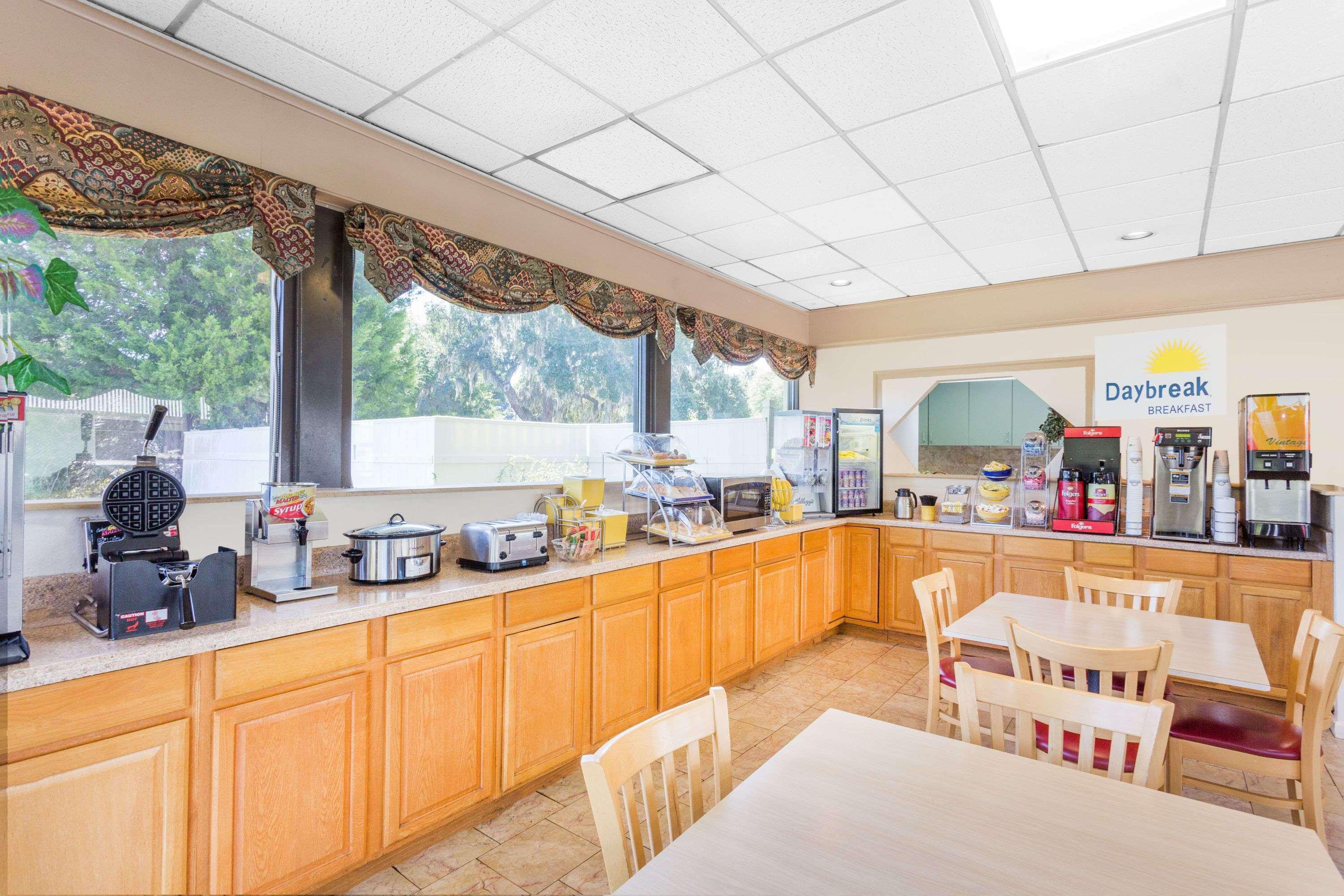 Red Roof Inn Savannah - Southside/Midtown エクステリア 写真
